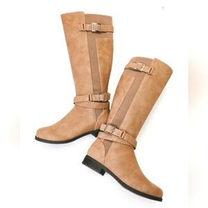 NWT Valerie Flat Boot - Size 8.5